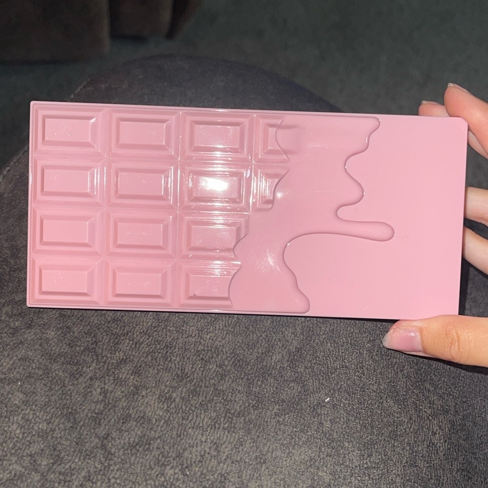strawberry cheesecake makeup revolution palette